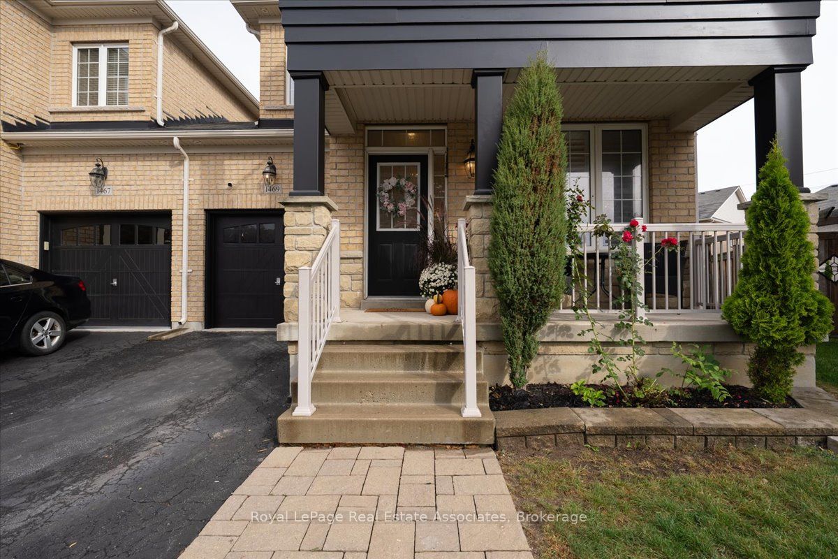 1469 Haws Crescent