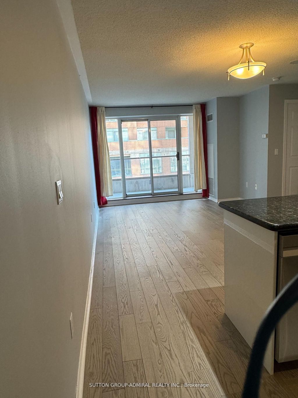 Photo of 909 Bay Street #905, Toronto, ON M5S 3G2 (MLS # C12421177)
