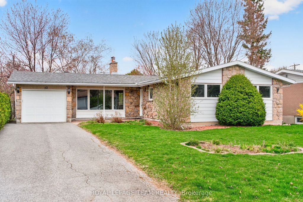 Photo of 10 Cleadon Drive, Crystal Bay - Rocky Point - Bayshore, ON K2H 5P3 (MLS # X13073510)