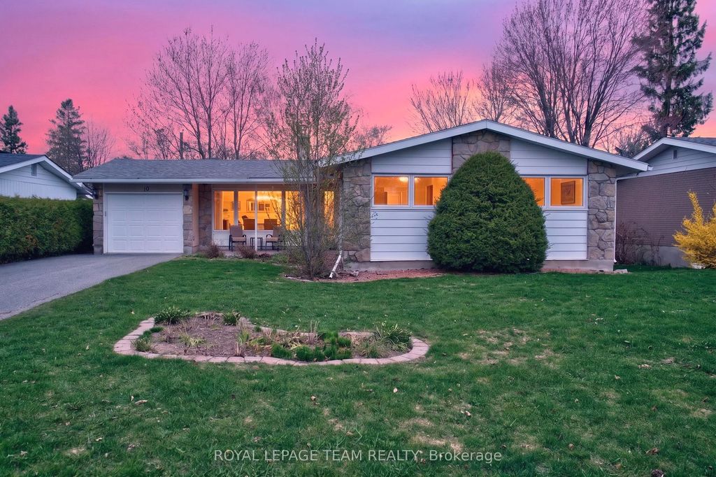 Photo of 10 Cleadon Drive, Crystal Bay - Rocky Point - Bayshore, ON K2H 5P3 (MLS # X13073510)