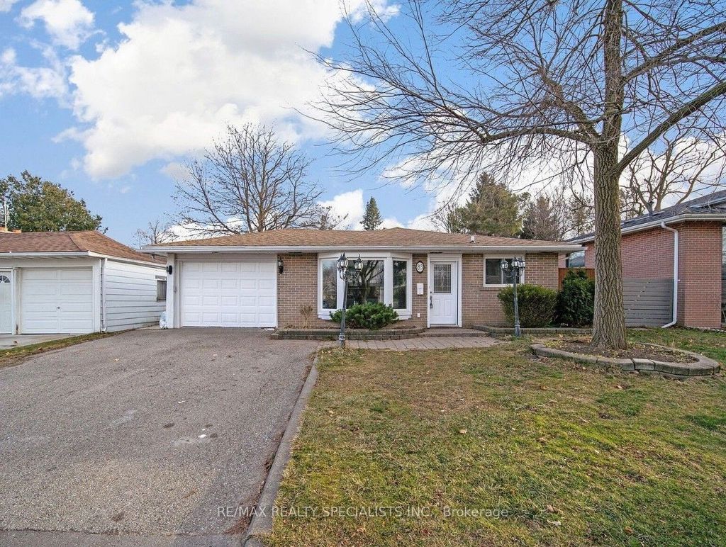 Photo of 83 Watson Crescent, Brampton, ON L6W 1E5 (MLS # W12491896)