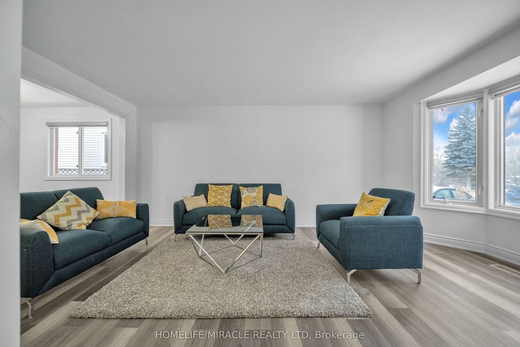 Photo of 261 Country Hill Drive, Kitchener, ON N2E 2C1 (MLS # X12677274)