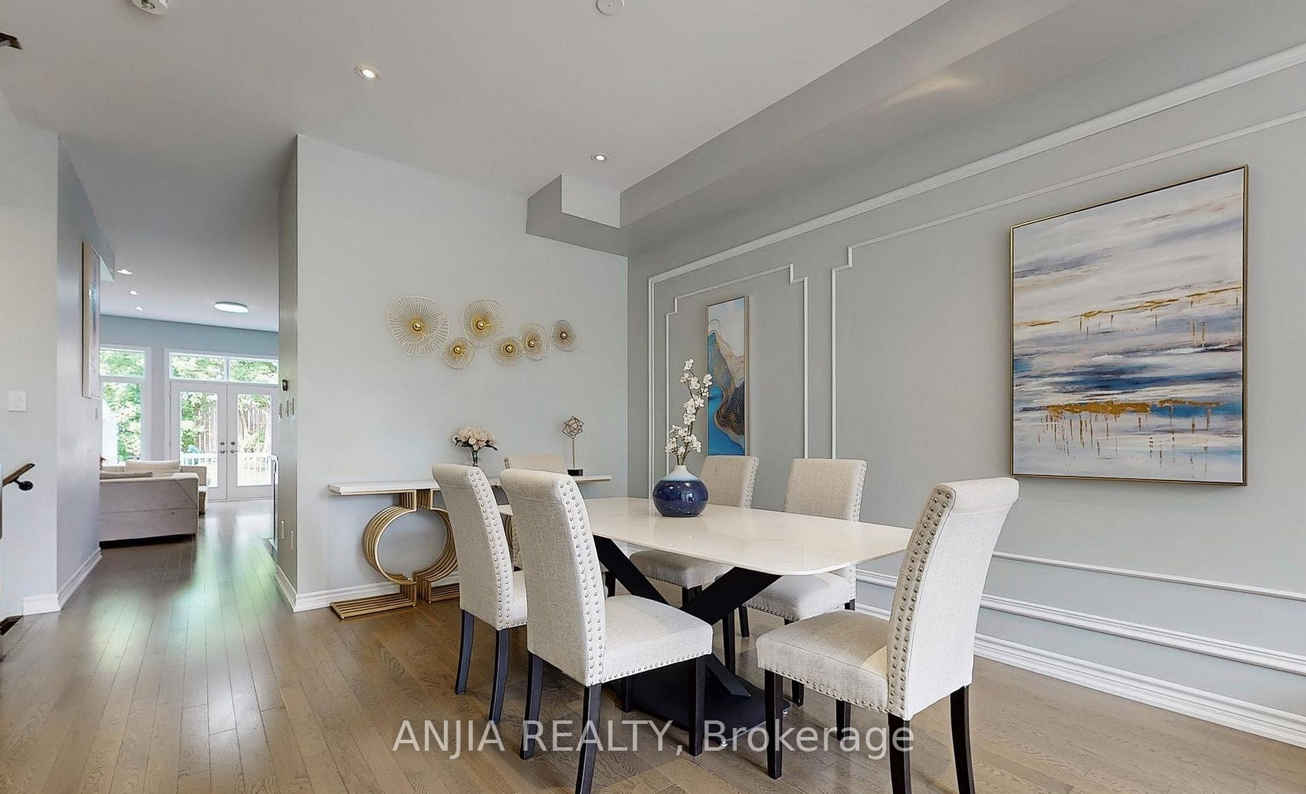 74 Church Street S Main