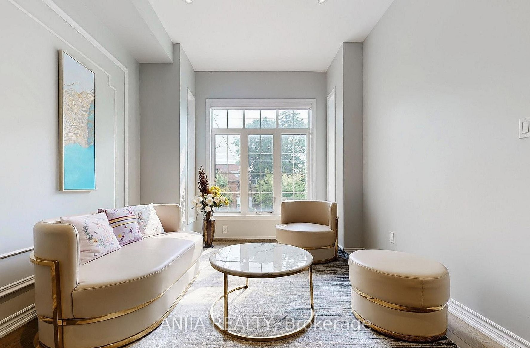 74 Church Street S Main