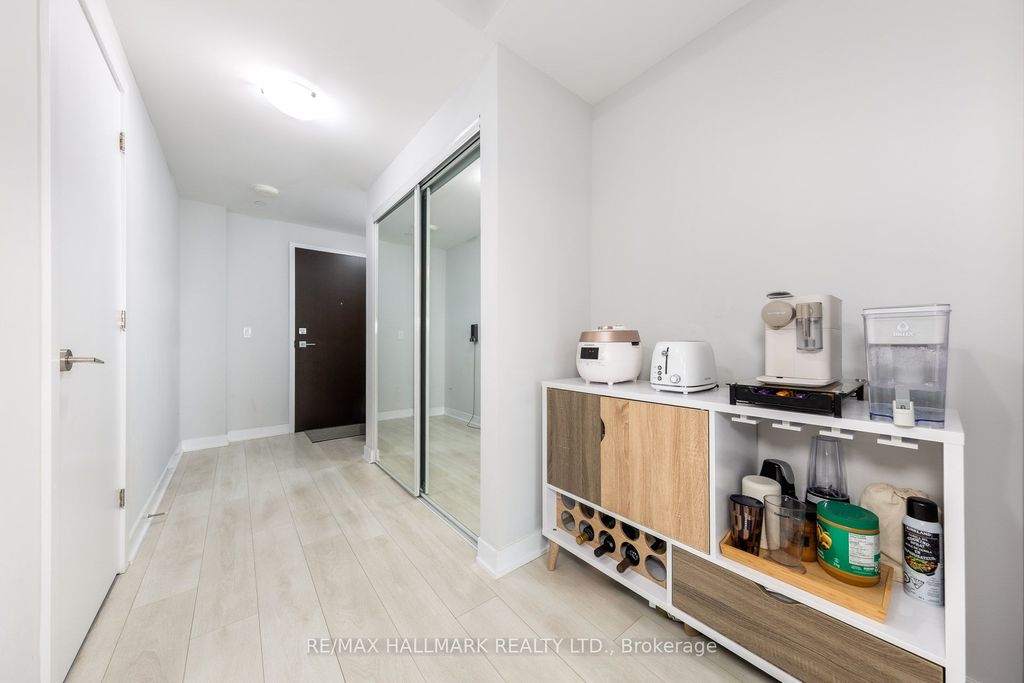 Photo of 2221 Yonge Street #2211, Toronto, ON M4S 0B8 (MLS # C12910754)
