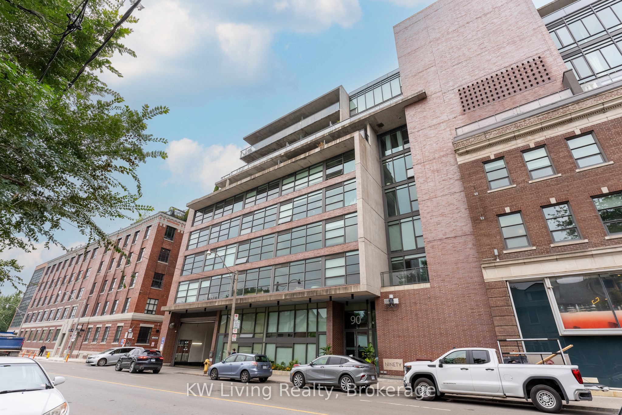 90 Broadview Avenue LW1