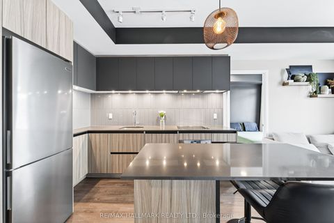 Photo of 7950 Bathurst Street #901, Vaughan, ON L4J 0L4 (MLS # N12472308)