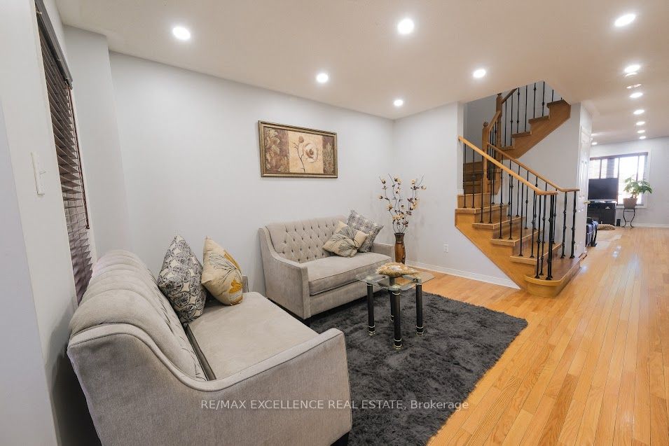 99 Rockgarden Trail