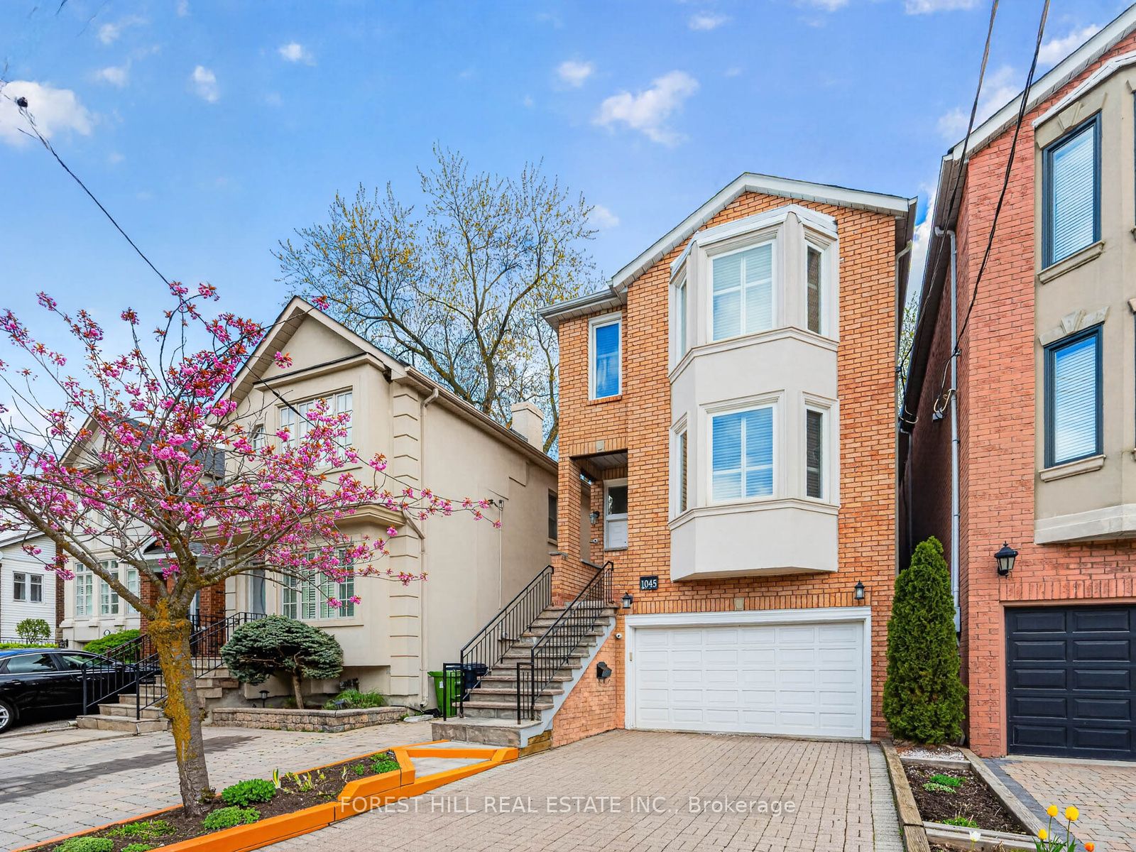 1045 Spadina Road
