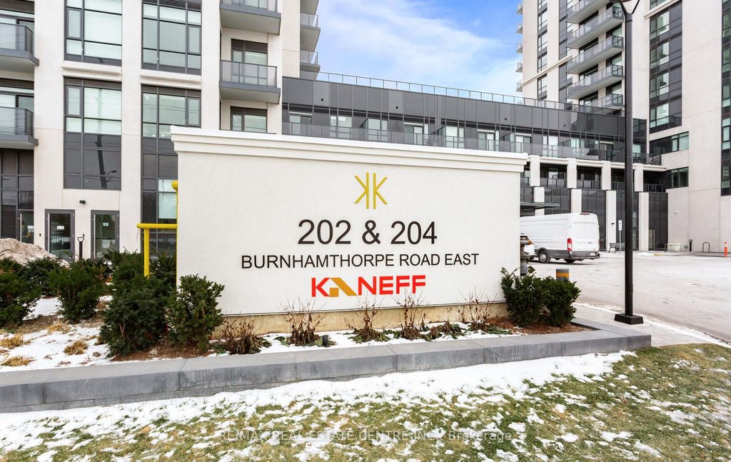 Photo of 202 Burnhamthorpe Road E #2208, Mississauga, ON L5A 0B2 (MLS # W12658248)