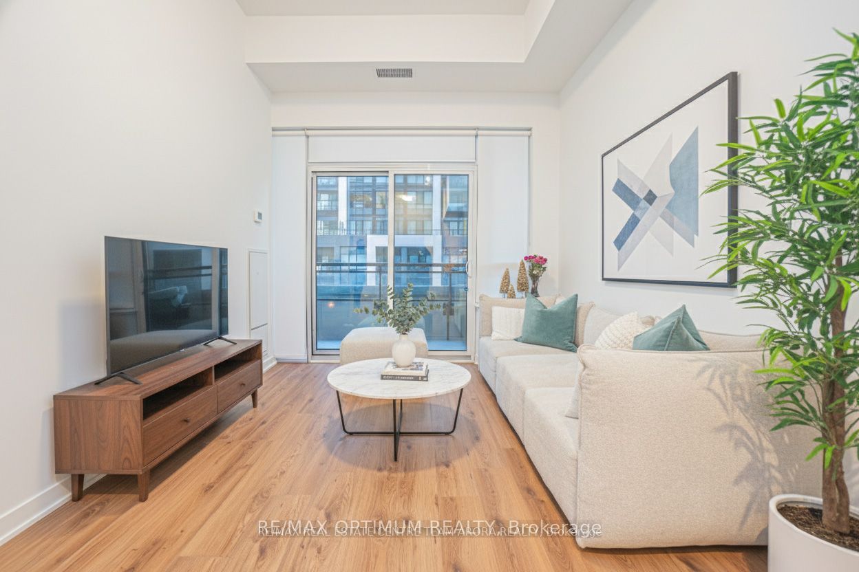 395 Dundas Street W 219