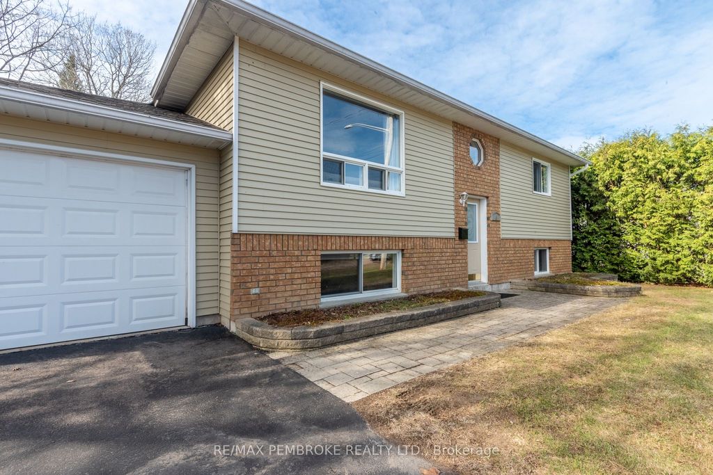 Photo of 5 Edward Street, Petawawa, ON K8H 2P2 (MLS # X13076052)