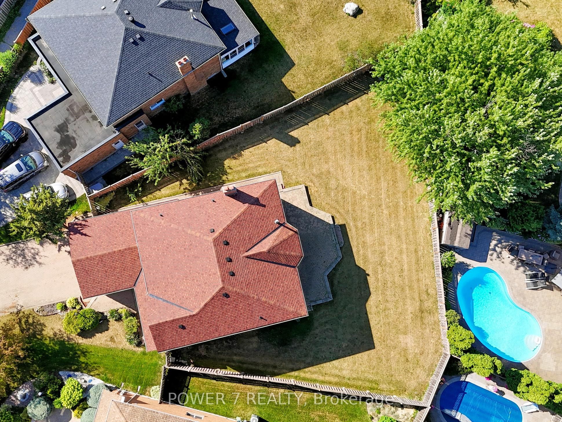 54 Hewlett Crescent
