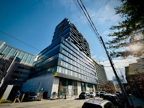 195 McCaul Street 1707 Toronto ON M5T 0E5