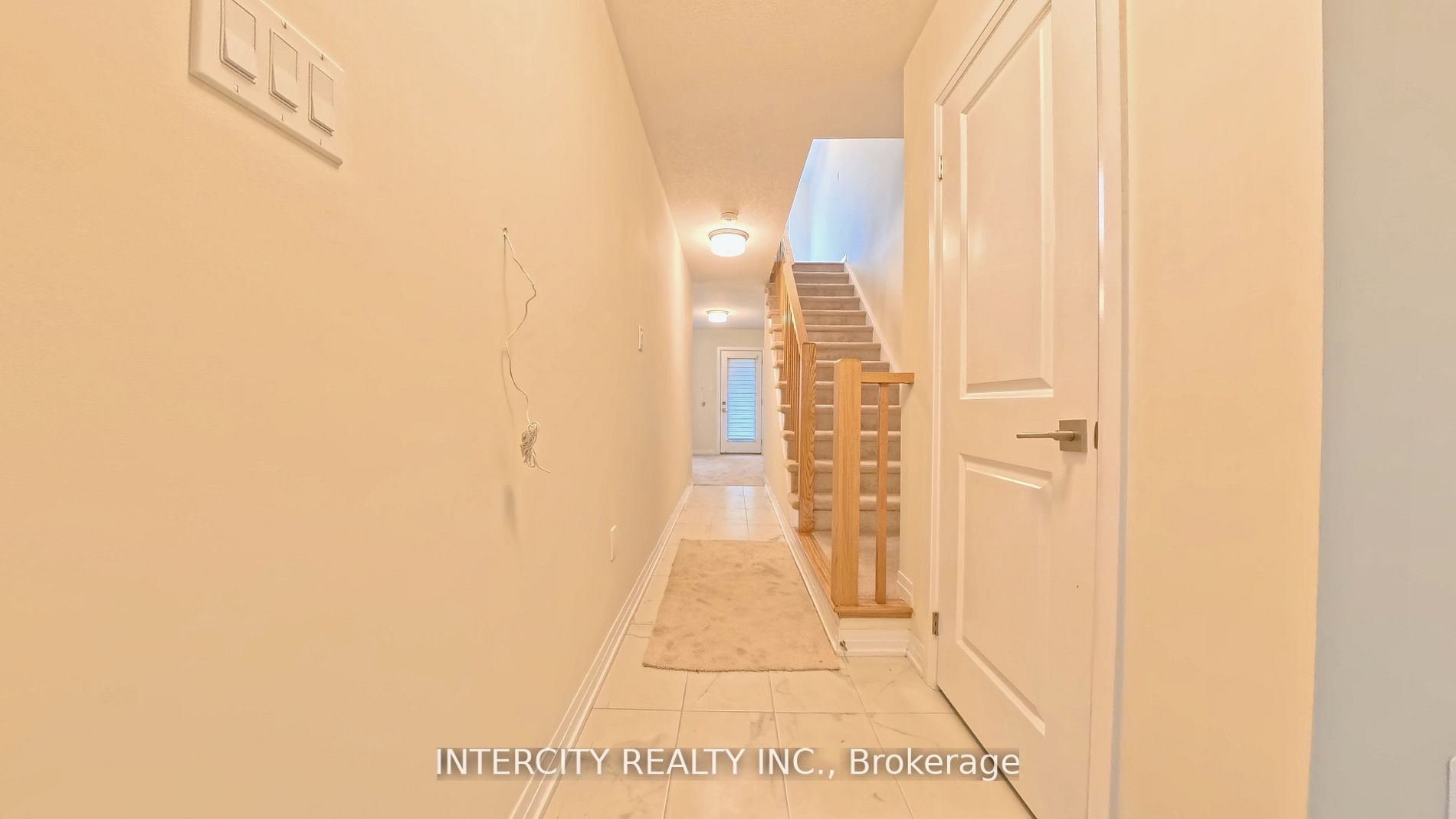 76 Fieldridge Crescent