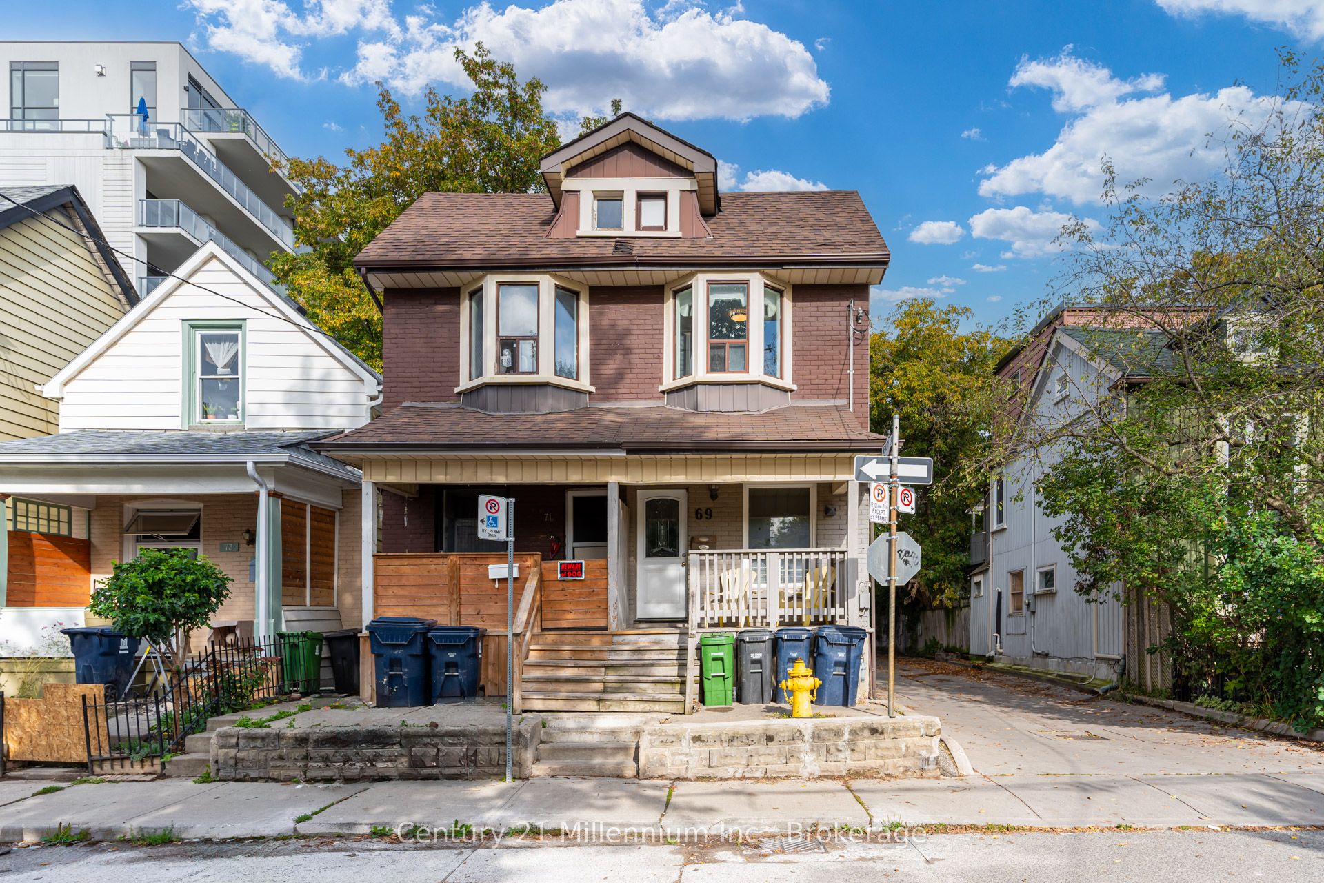69 Laing Street