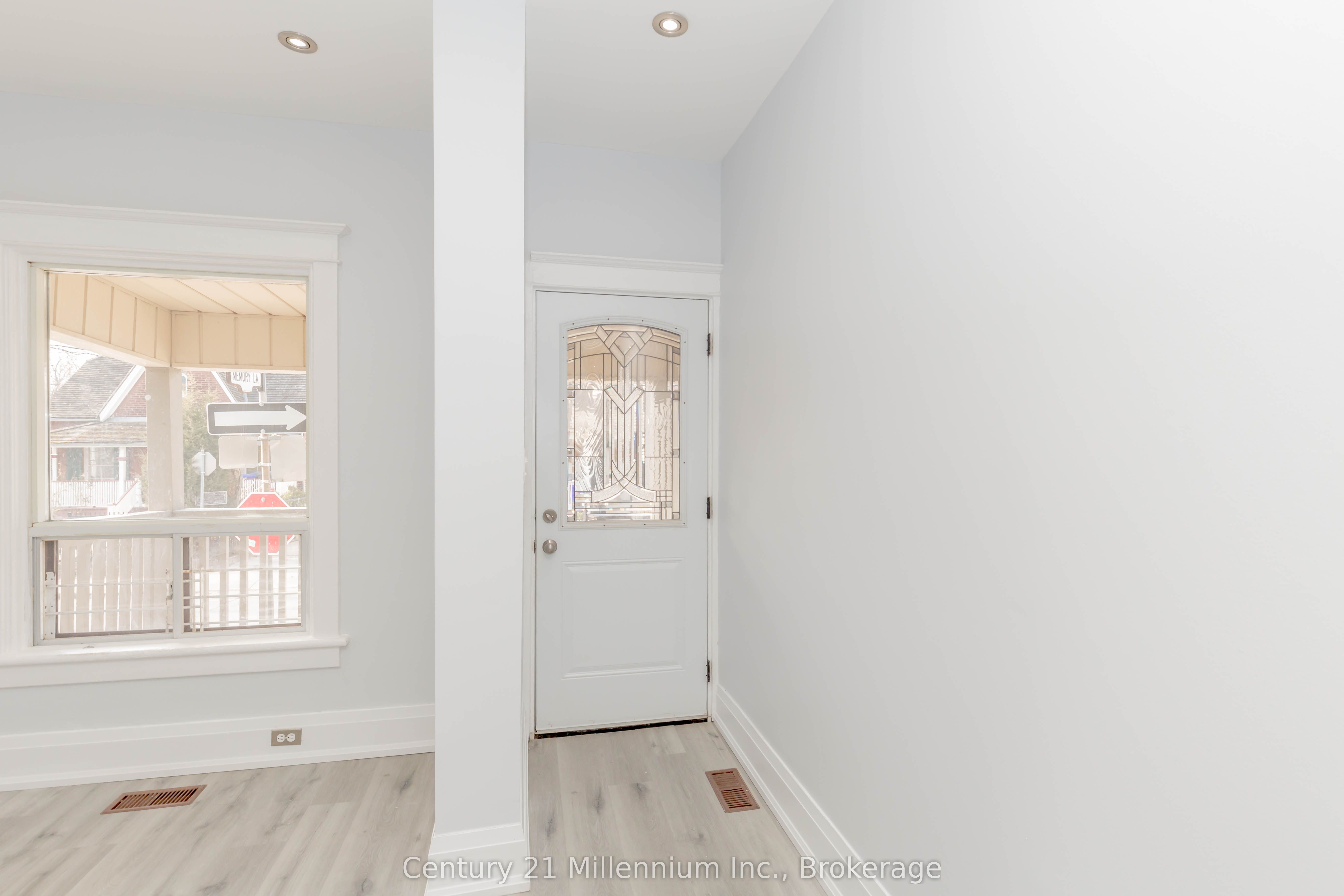69 Laing Street