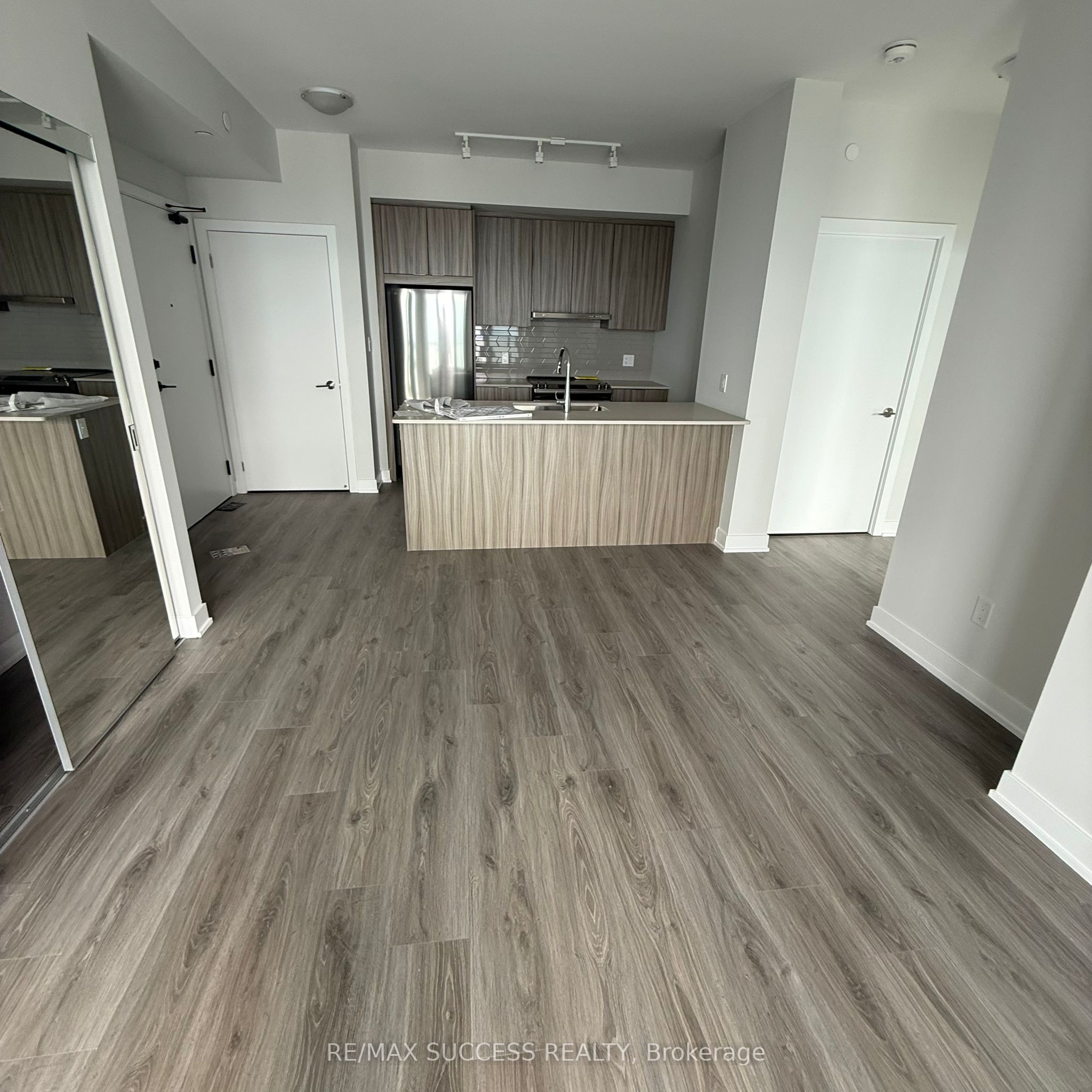 430 Square one Drive 3307