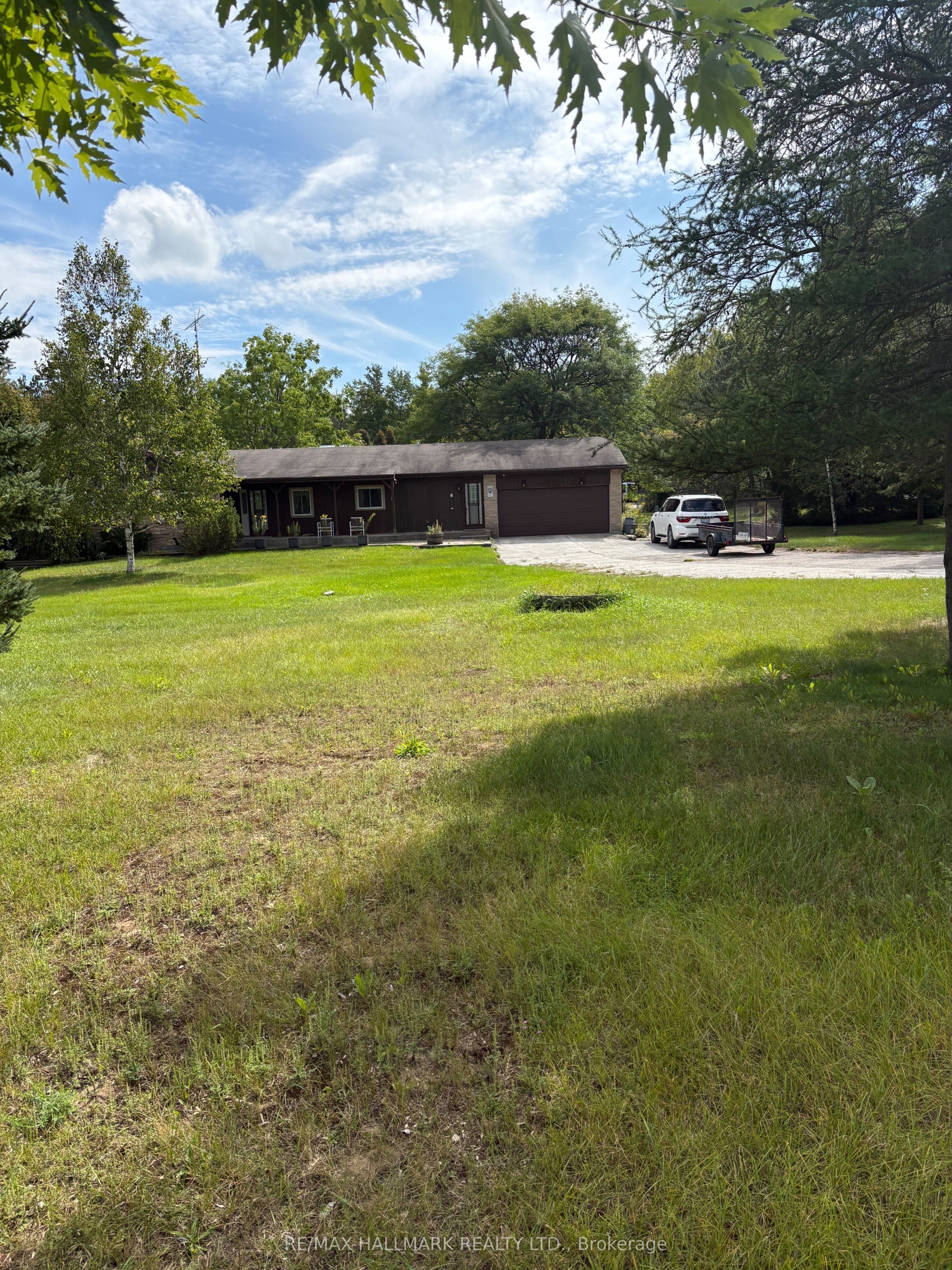 4749 Aurora Road E