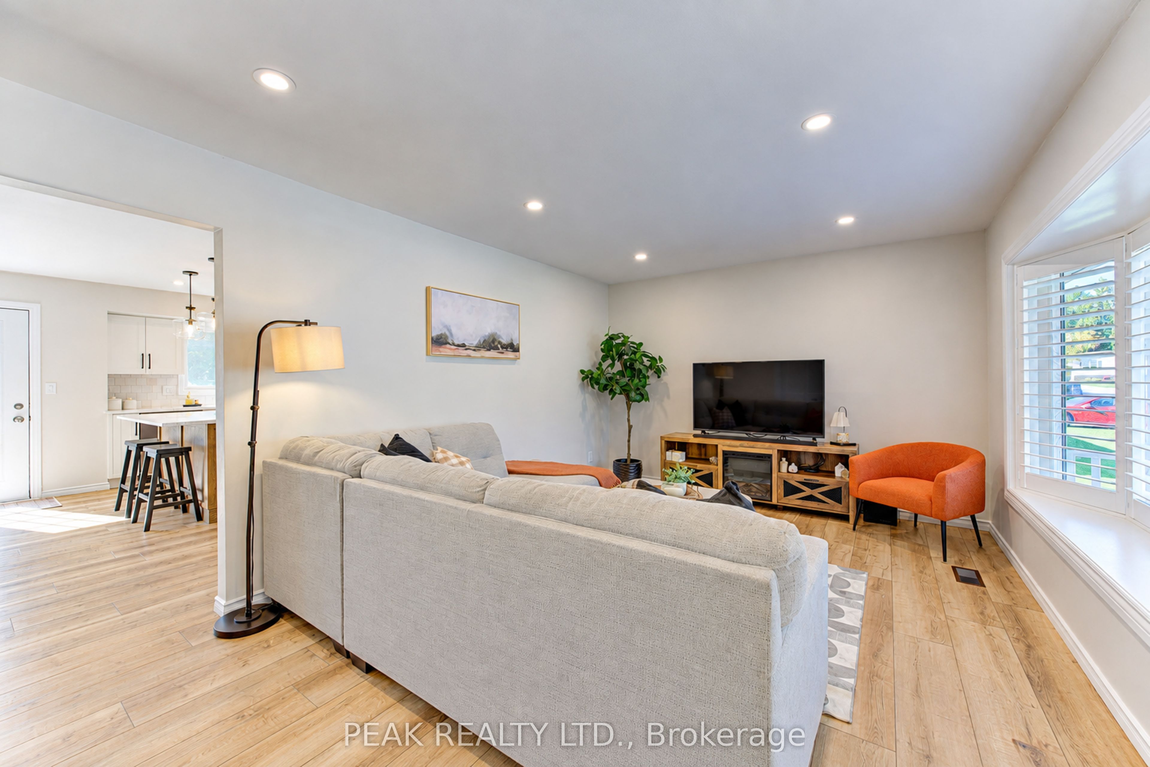 23 Jacob Street W