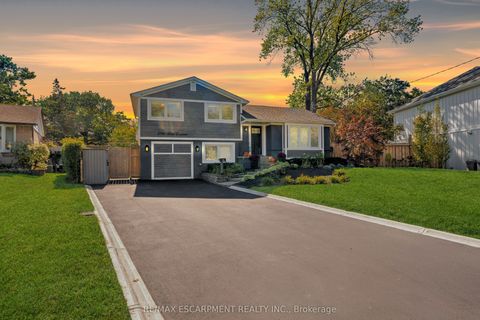 Photo of 296 Kent Crescent, Burlington, ON L7L 4T1 (MLS # W12470009)