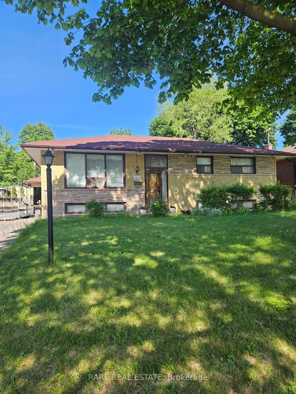 Photo of 1211 Brimley Road, Toronto, ON M1P 3G5 (MLS # E13428670)