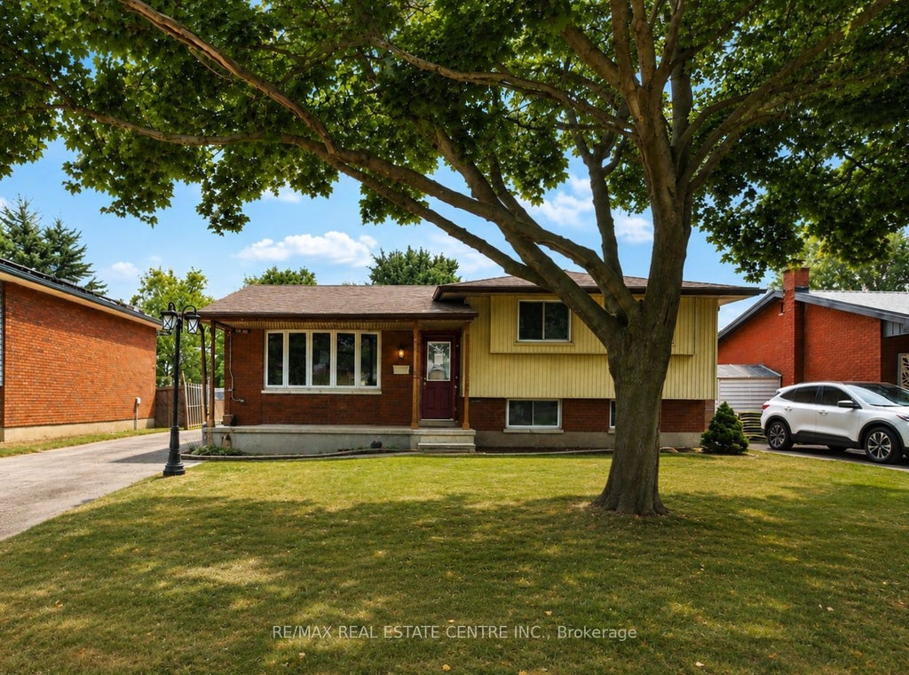 Photo of 37 Ebury Crescent, London South, ON N6C 3E1 (MLS # X14020464)