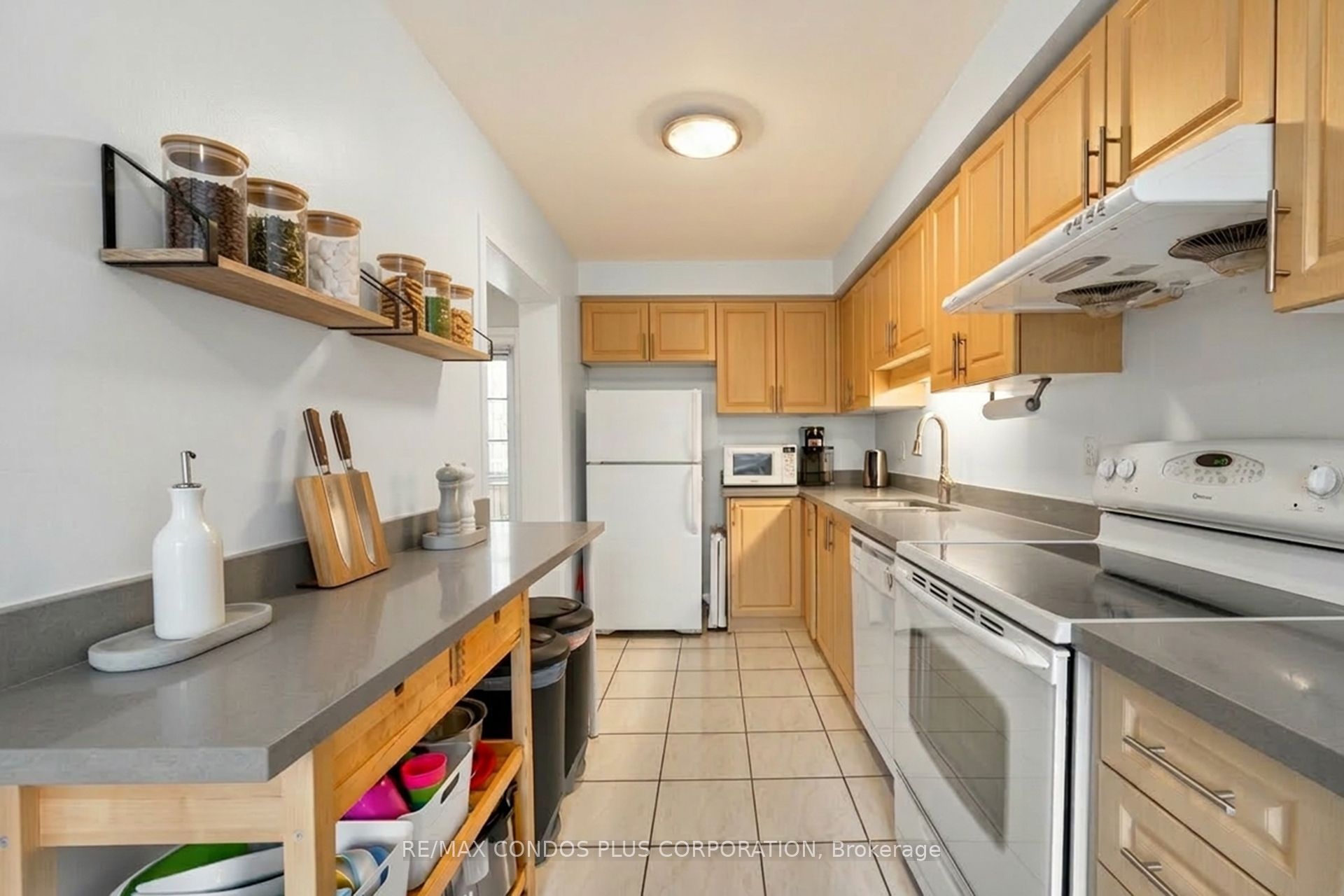 2945 Thomas Street 62