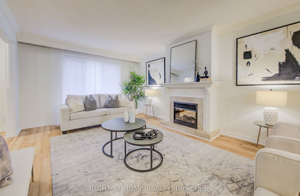 Photo of 127 Vintage Crescent, Kitchener, ON N2P 1L1 (MLS # X12654396)