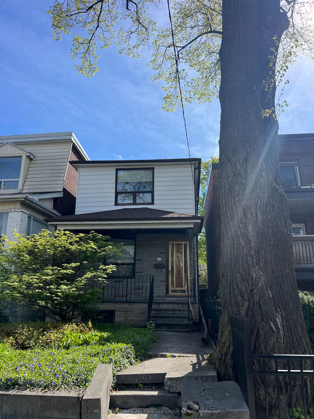 Photo of 43 Eaton Avenue, Toronto, ON M4J 2Z4 (MLS # E13122170)