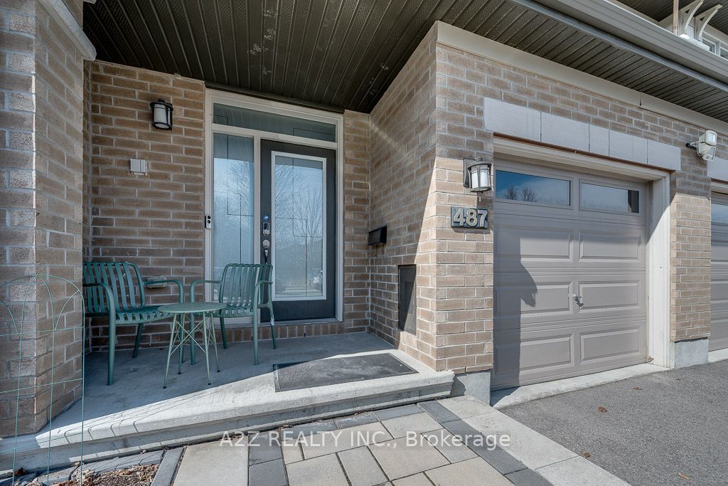 Photo of 487 Markdale Terrace, Blossom Park - Airport and Area, ON K1X 0B5 (MLS # X12980520)