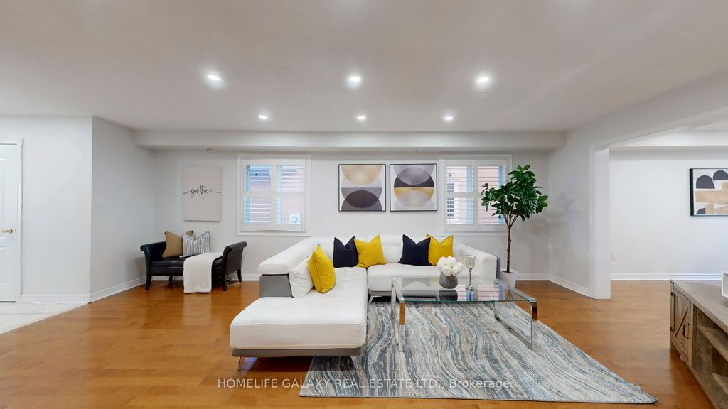 Photo of 302 Redstone Road, Richmond Hill, ON L4S 2V6 (MLS # N12654146)