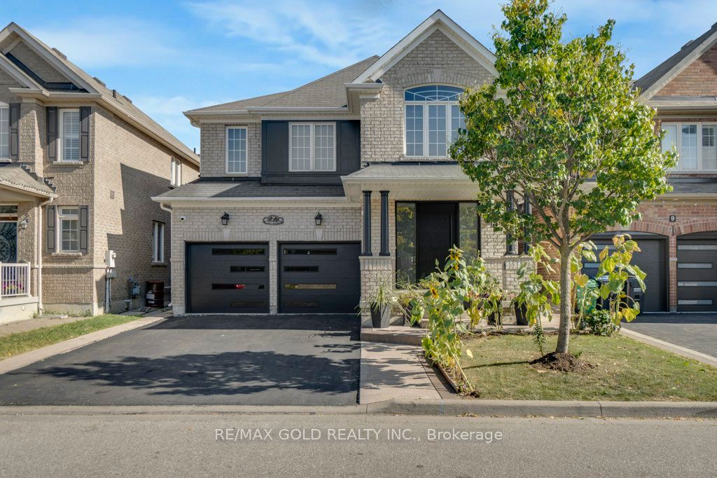 7 NEWINGTON Crescent