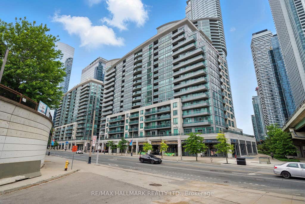 Photo of 25 Lower Simcoe Street #301, Toronto, ON M5J 3A1 (MLS # C13674538)