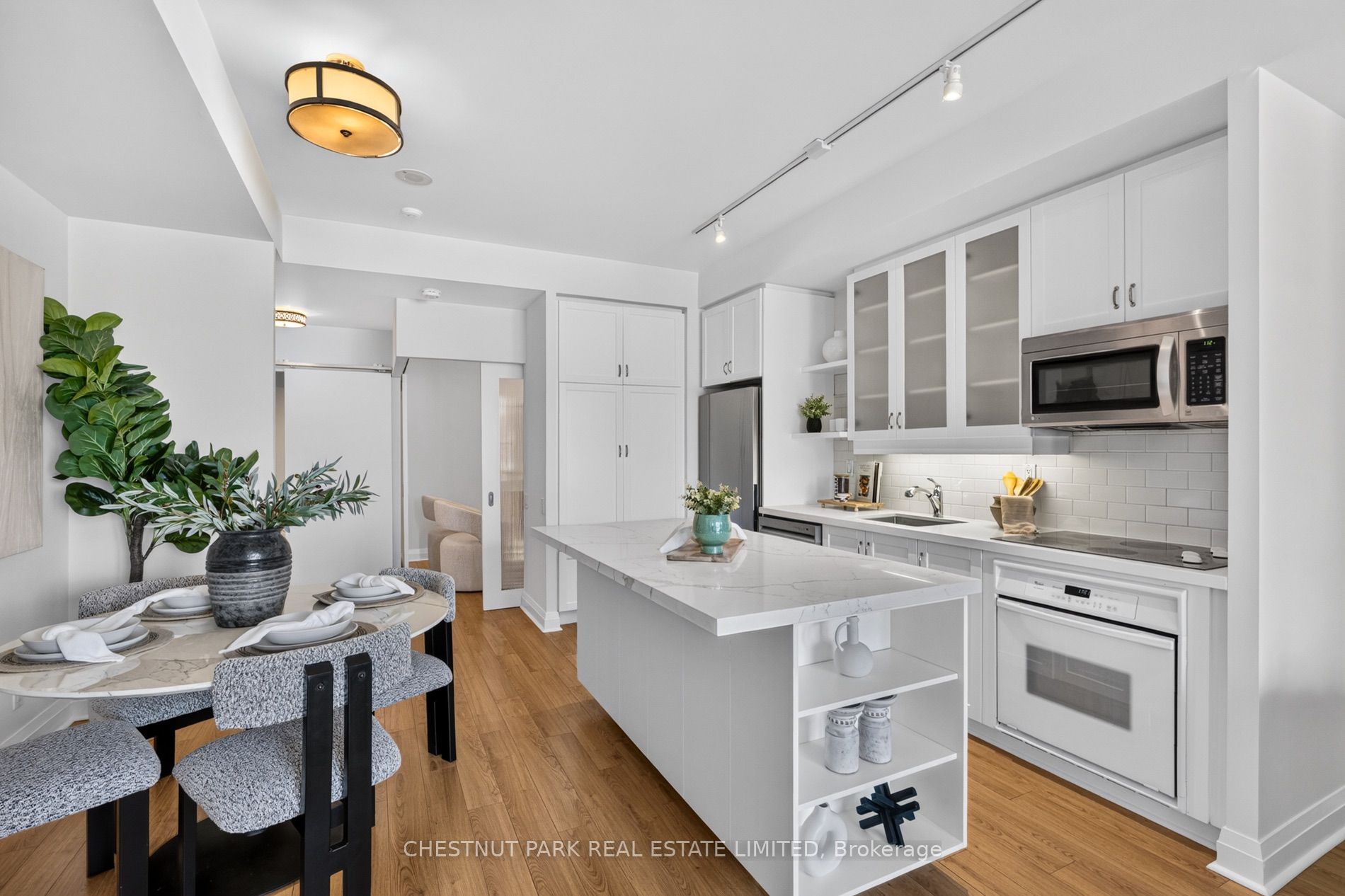 20 Scrivener Square 607