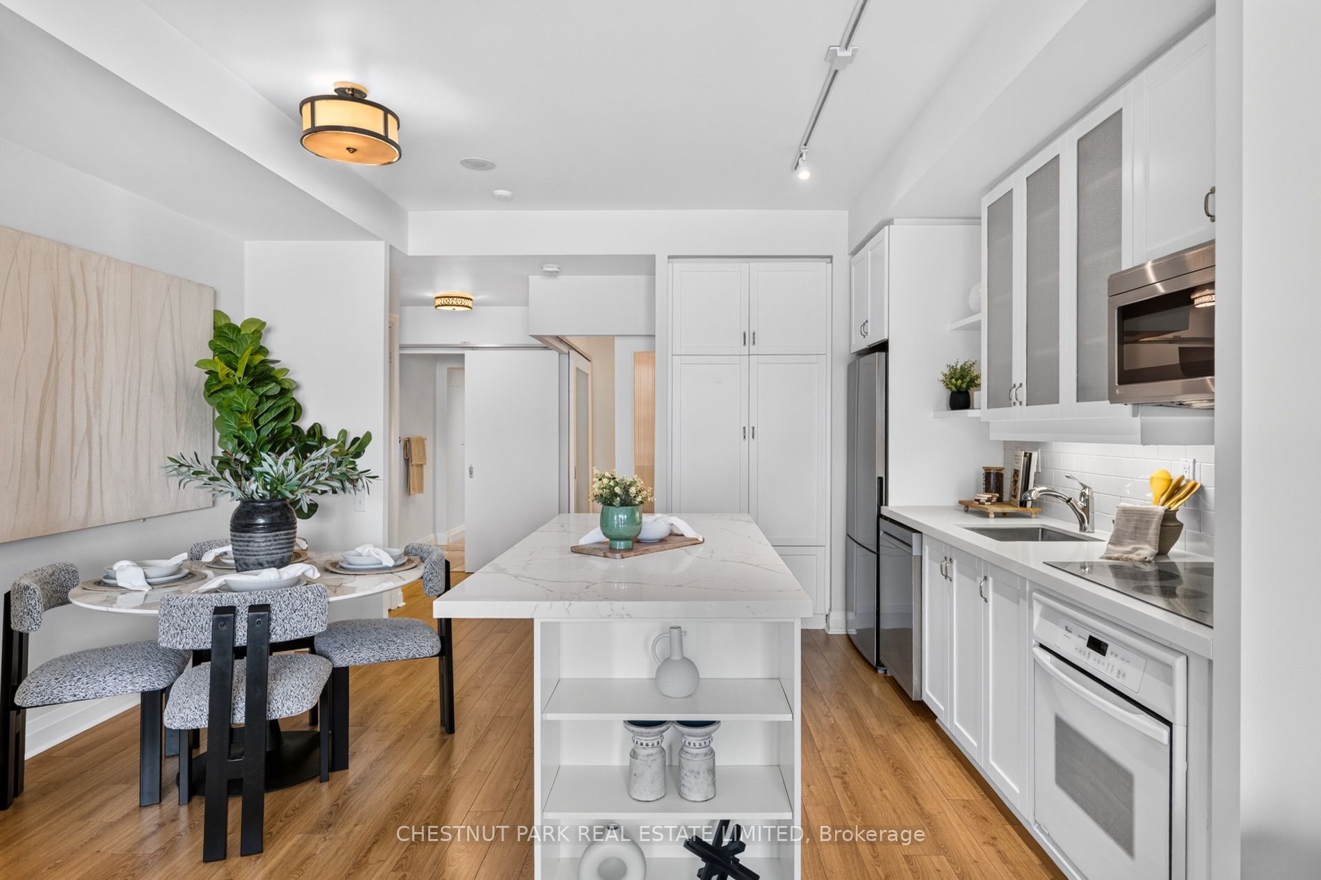 20 Scrivener Square 607