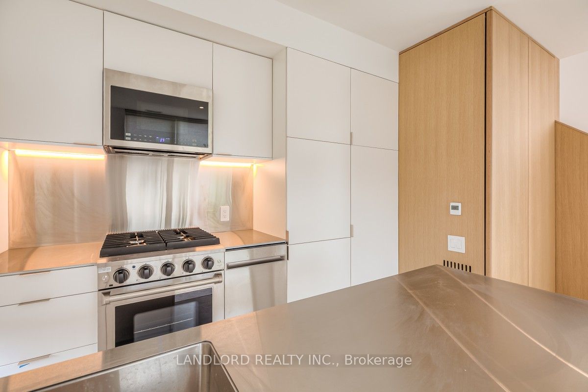 429 Brock Avenue Laneway