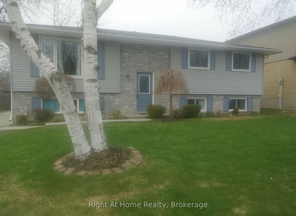 Photo of 41 Mergl Drive, Norfolk, ON N0A 1N4 (MLS # X12849570)