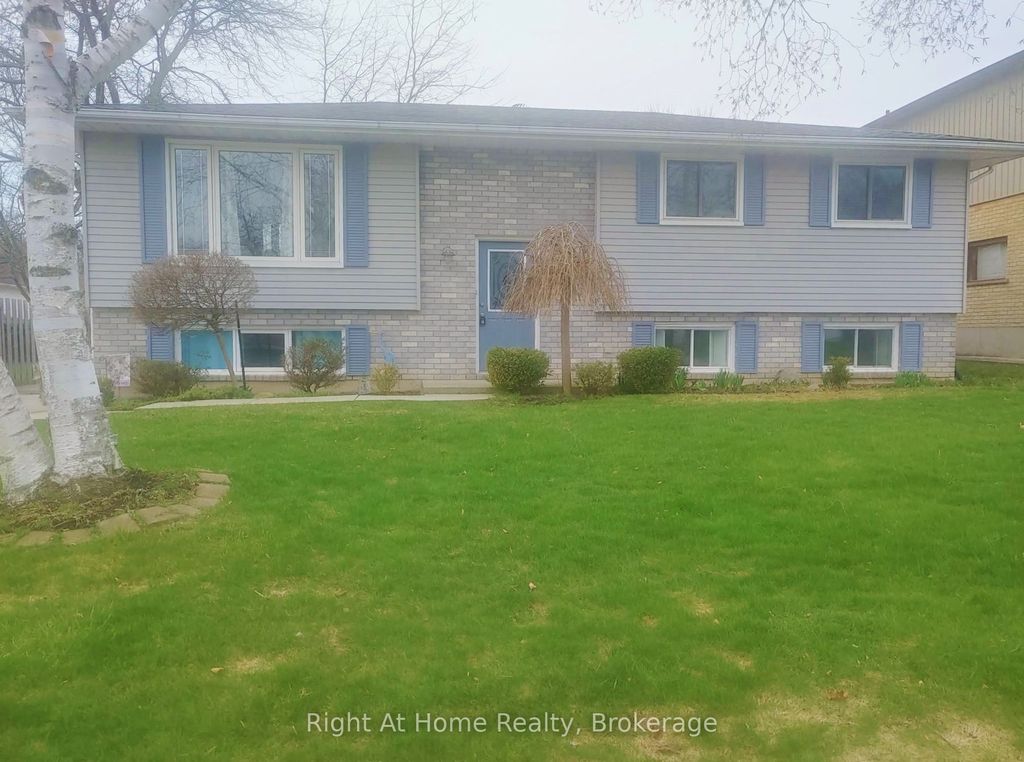 Photo of 41 Mergl Drive, Norfolk, ON N0A 1N4 (MLS # X12849570)
