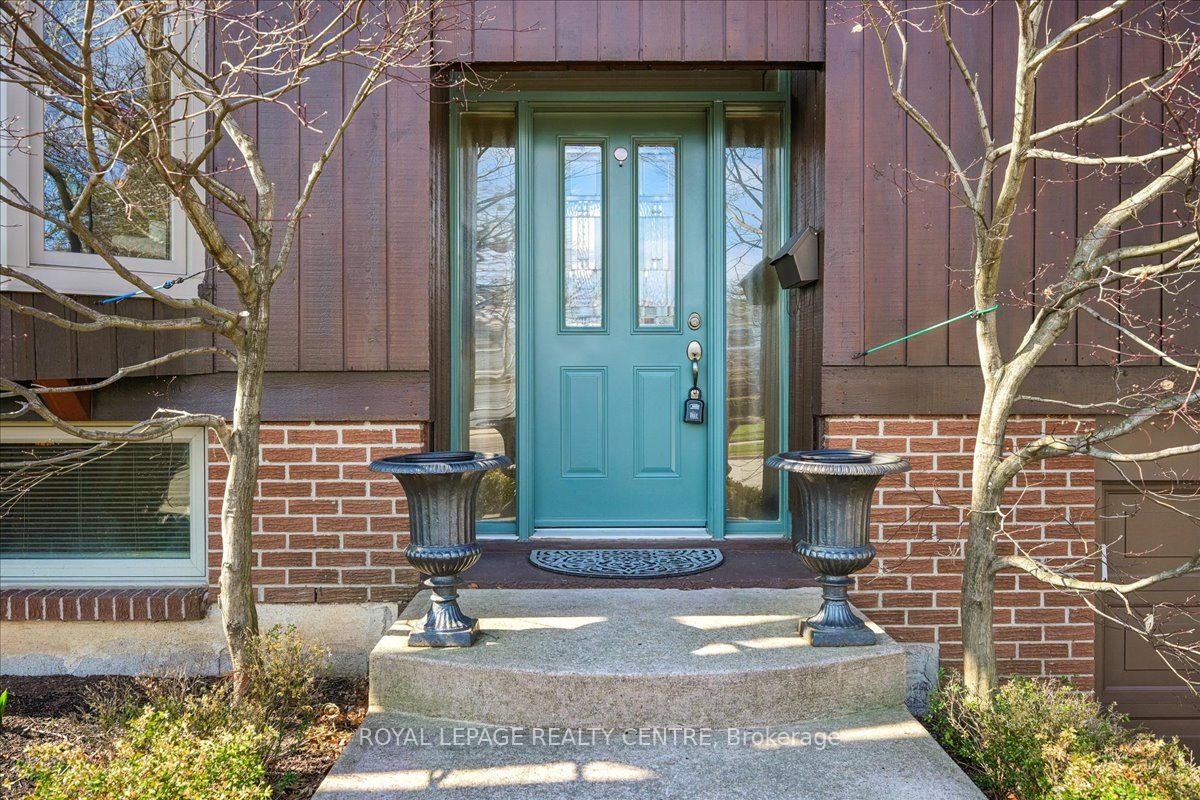 3232 Crosstree Court