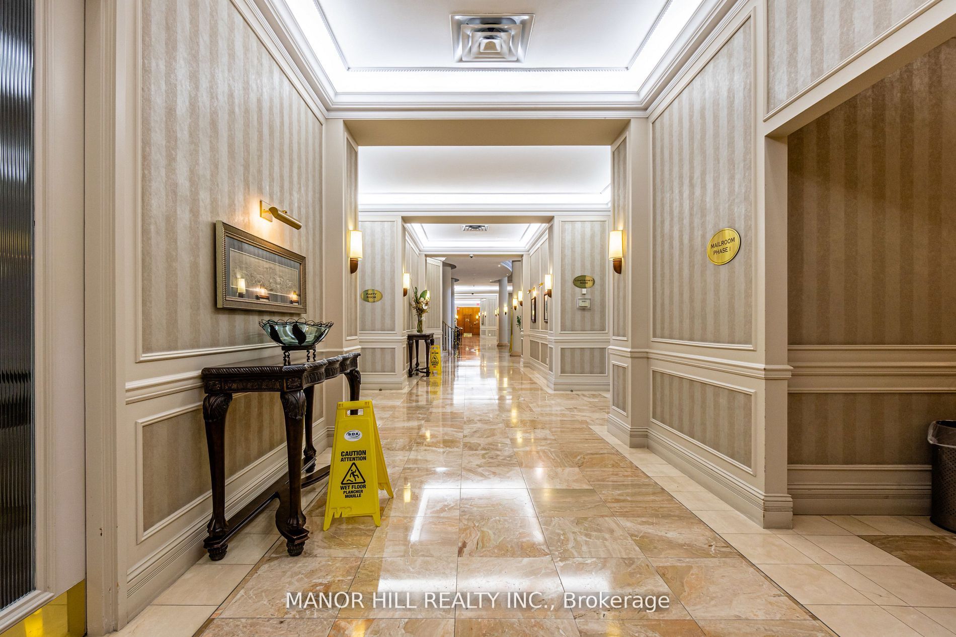 35 Kingsbridge Garden Circle 402