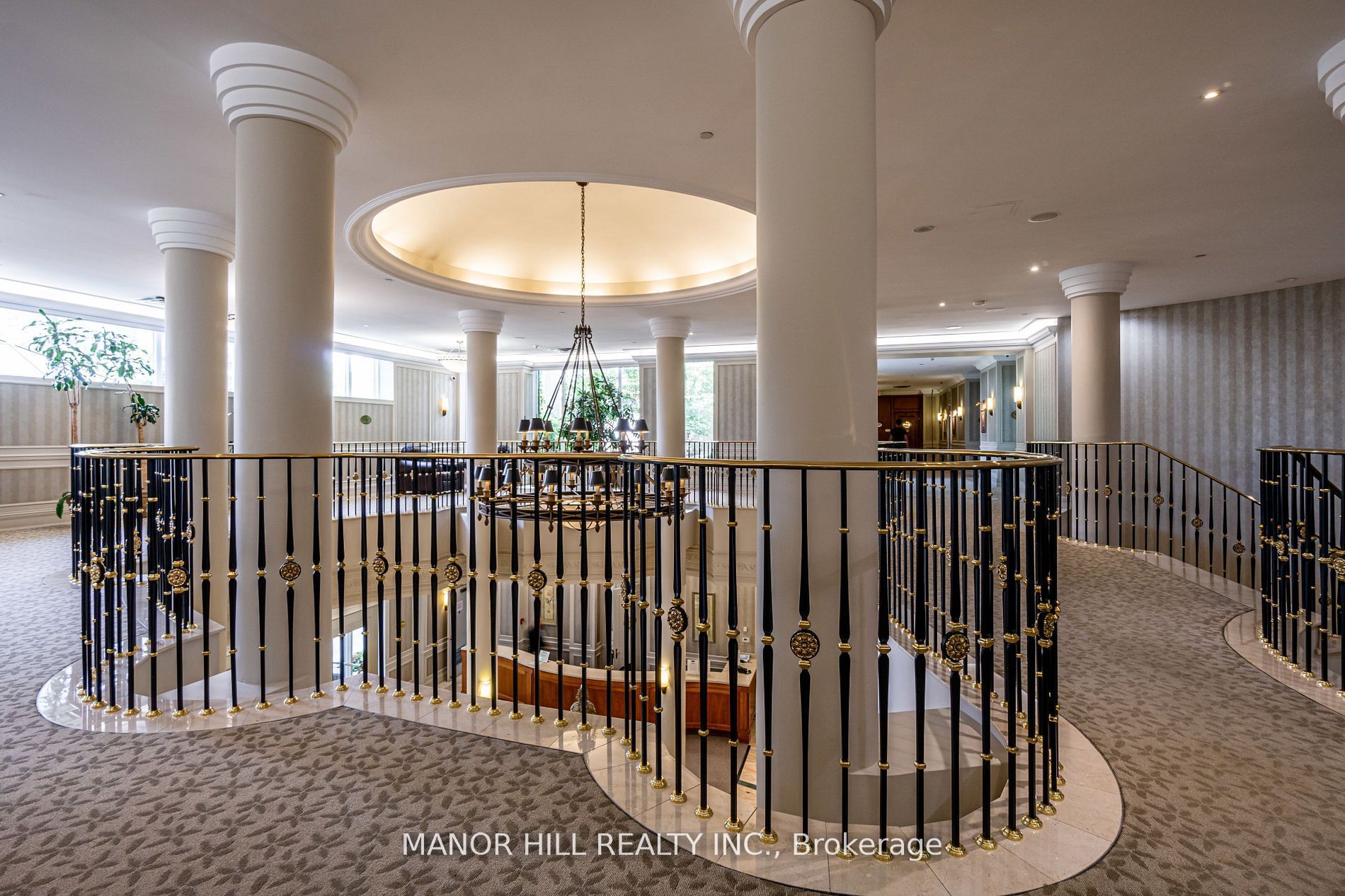 35 Kingsbridge Garden Circle 402