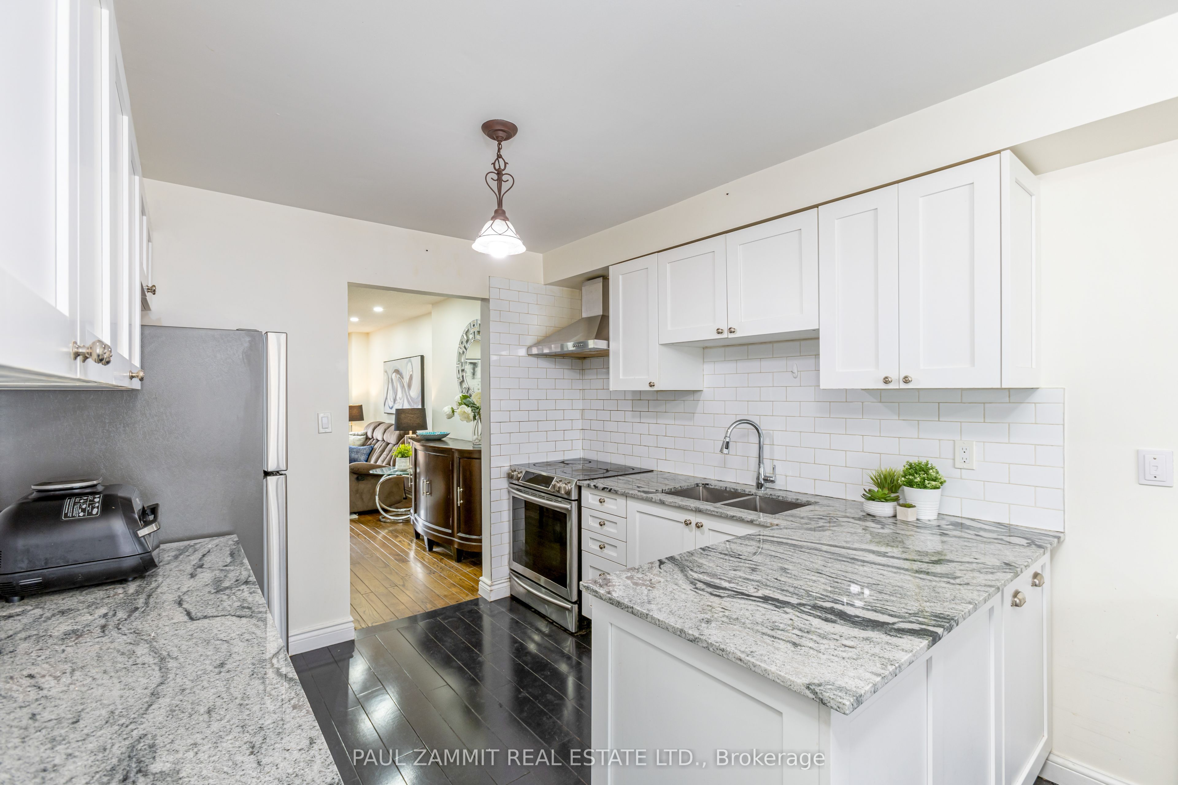 119 Confederation Way