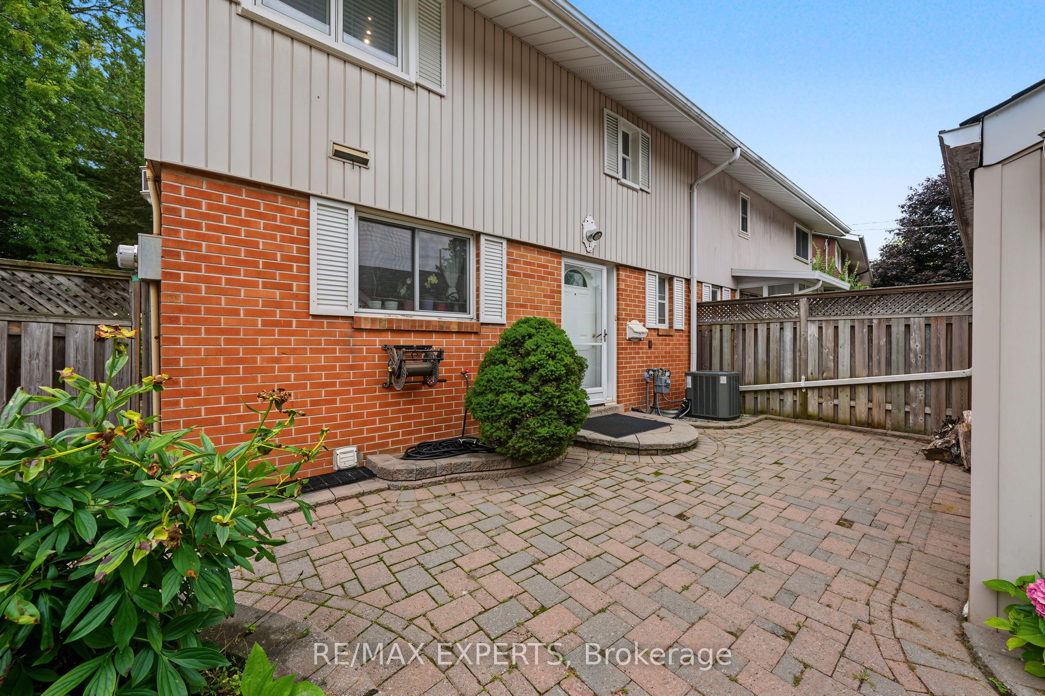 71 Dogwood Crescent