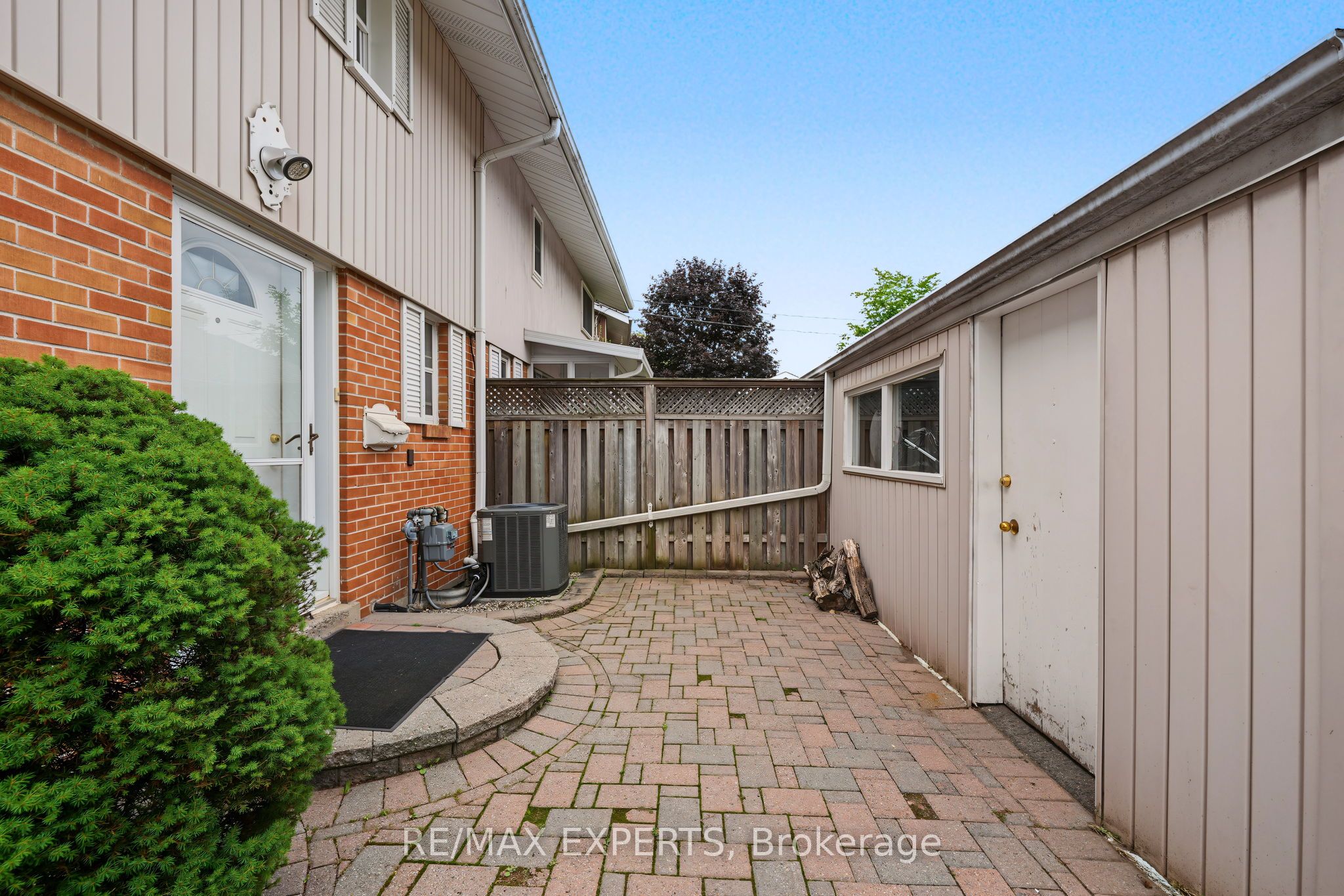 71 Dogwood Crescent