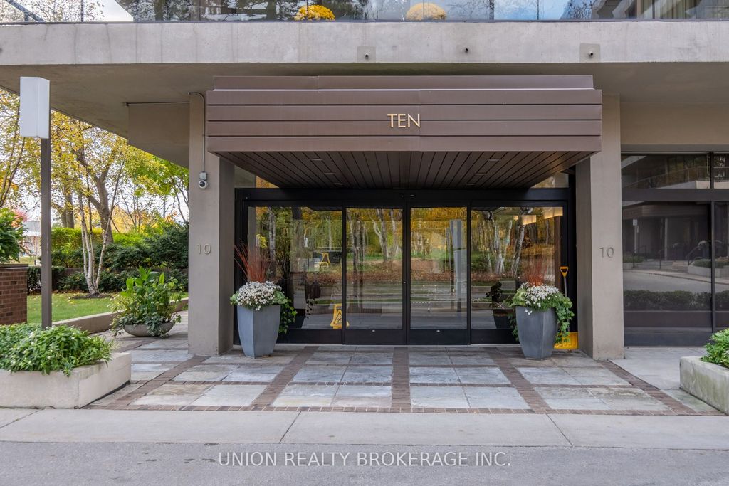 Photo of 10 Avoca Avenue #401, Toronto, ON M4T 2B7 (MLS # C12528654)