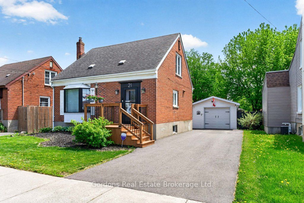 Photo 1 of 46 — 21 Wellington Crescent, Belleville, ON K8P 1E1