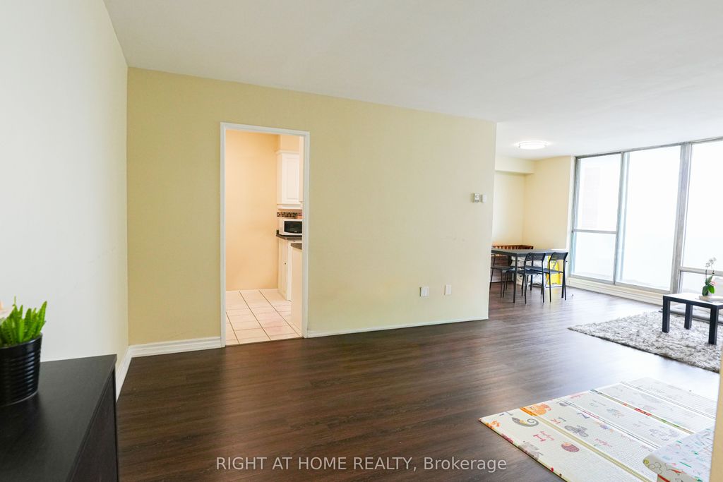 Photo of 1 Massey Square #2203, Toronto, ON M4C 5L4 (MLS # E13138006)