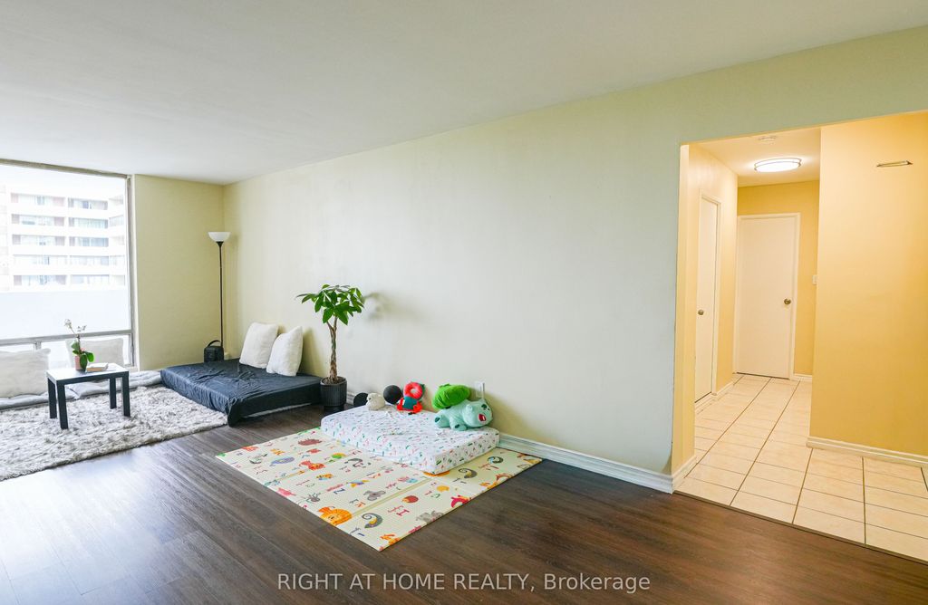 Photo of 1 Massey Square #2203, Toronto, ON M4C 5L4 (MLS # E13138006)