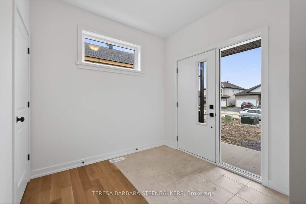 Photo of 1164 Bronze Avenue, Clarence-Rockland, ON K4K 0M9 (MLS # X13629370)